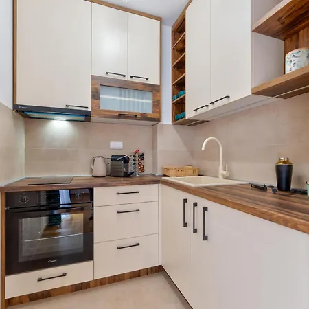 Apartment Iris Beli Dvor *